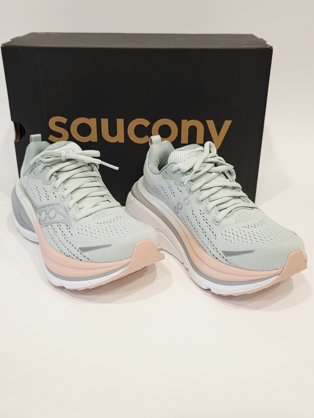 Saucony Hurricane 25 Women's Light Mint and Peach Running Sneakers US Size 6